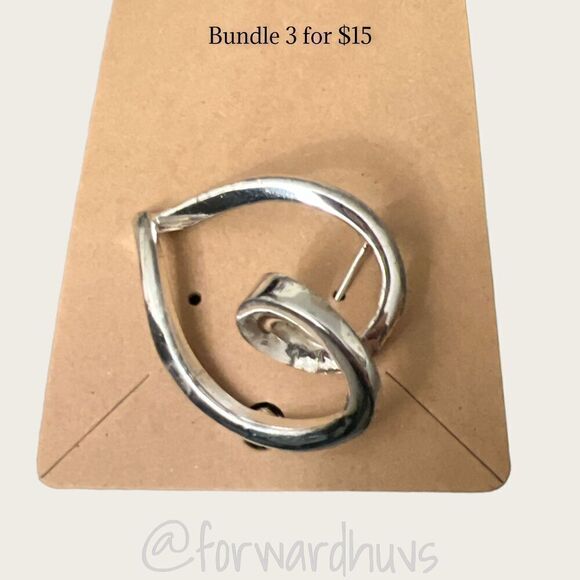 Bundle Sale 3 for $15 | Silver Tone Heart-Shaped Metal Brooch | Fair Preowned Co - Picture 1 of 6